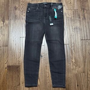 NWT Liverpool Women’s Skinny Jeans Sz 8P